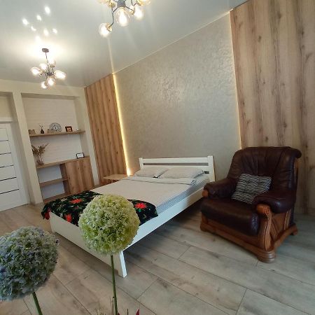 LUX apartment&центр,ЖК Театральный, просторная Рівне Екстер'єр фото