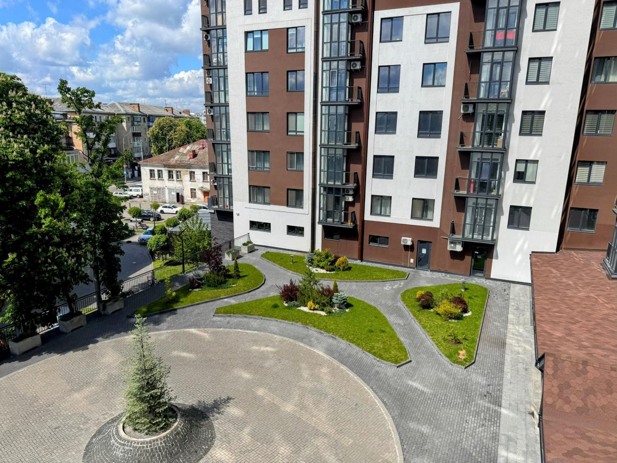 LUX apartment&центр,ЖК Театральный, просторная Рівне Екстер'єр фото